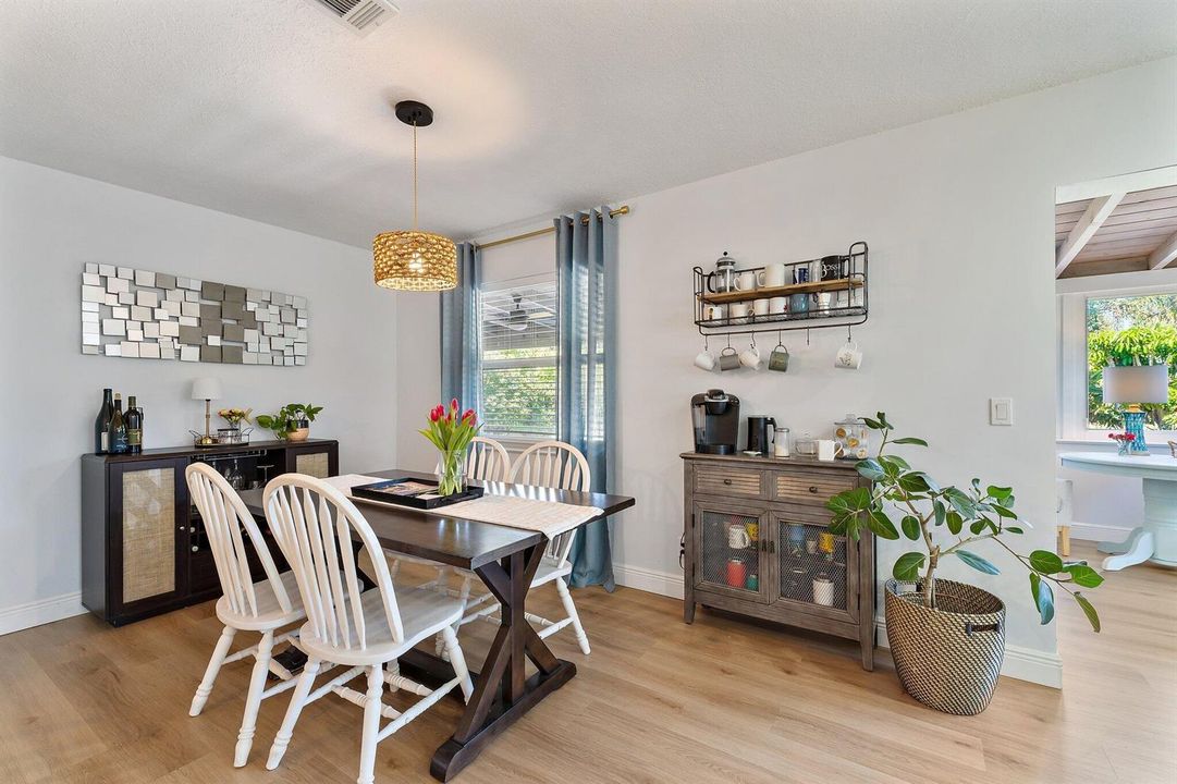 042-1401NLakeCt-WestPalmBeach-SMALL