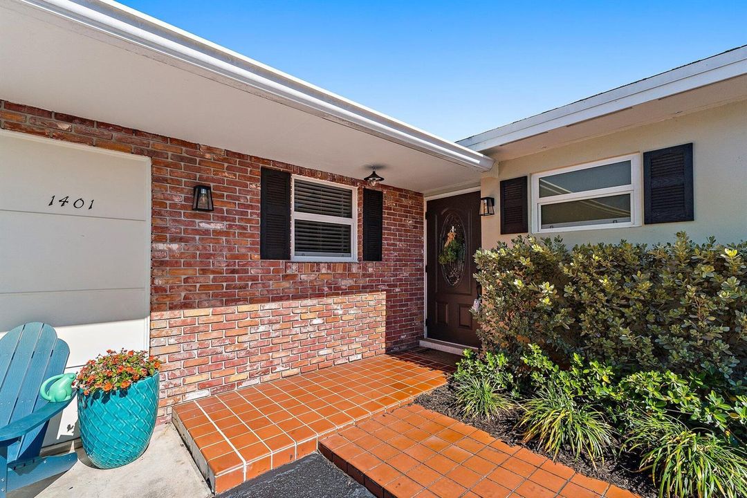 027-1401NLakeCt-WestPalmBeach-SMALL