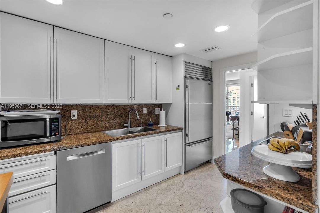 待售: $2,250,000 (3 贝兹, 3 浴室, 2013 平方英尺)