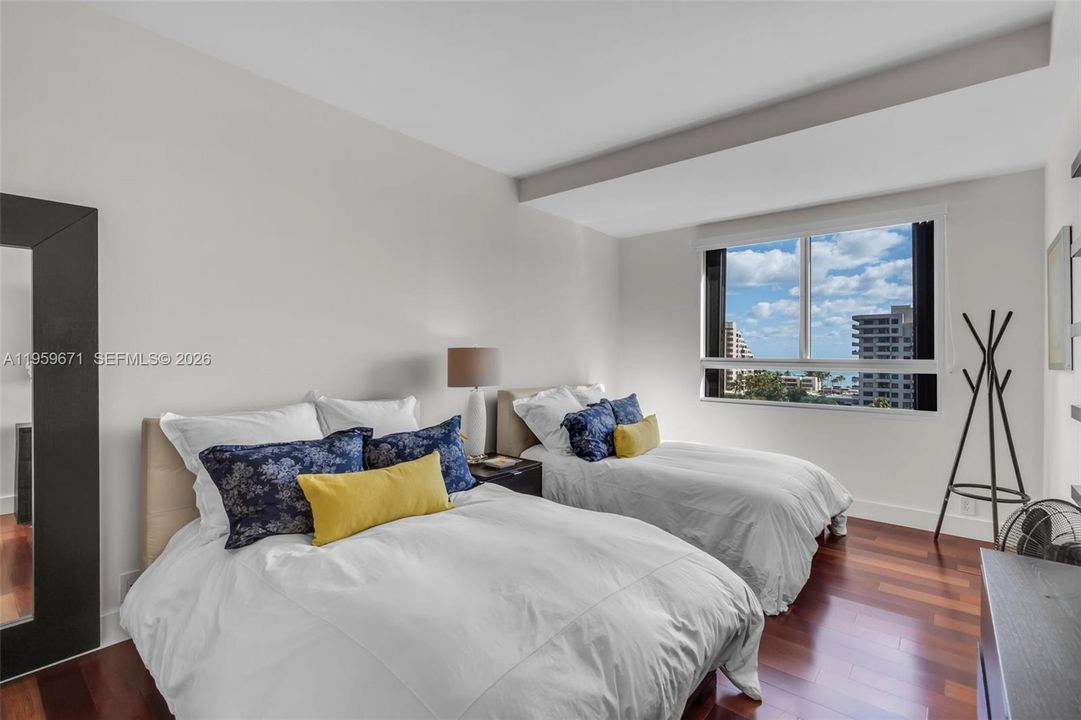 待售: $2,250,000 (3 贝兹, 3 浴室, 2013 平方英尺)