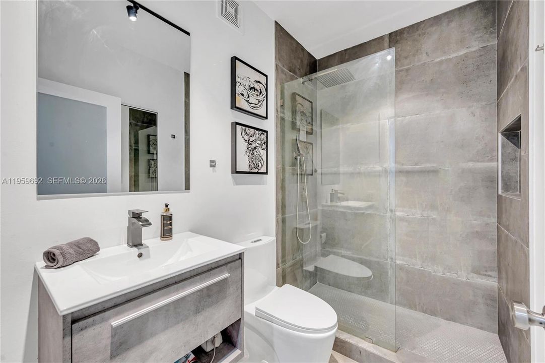 For Sale: $340,000 (0 beds, 1 baths, 540 Square Feet)