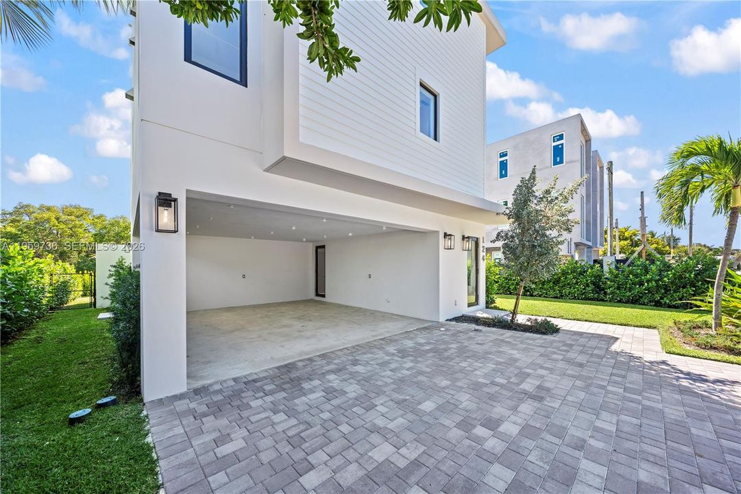 For Sale: $2,849,000 (4 beds, 4 baths, 2938 Square Feet)