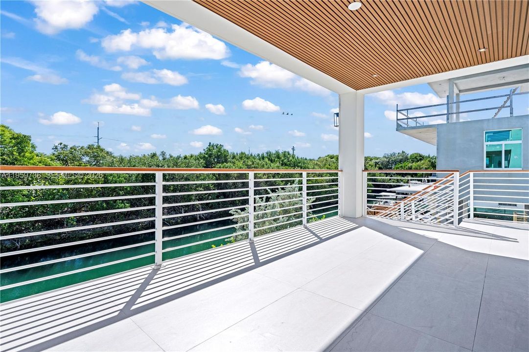 For Sale: $2,849,000 (4 beds, 4 baths, 2938 Square Feet)