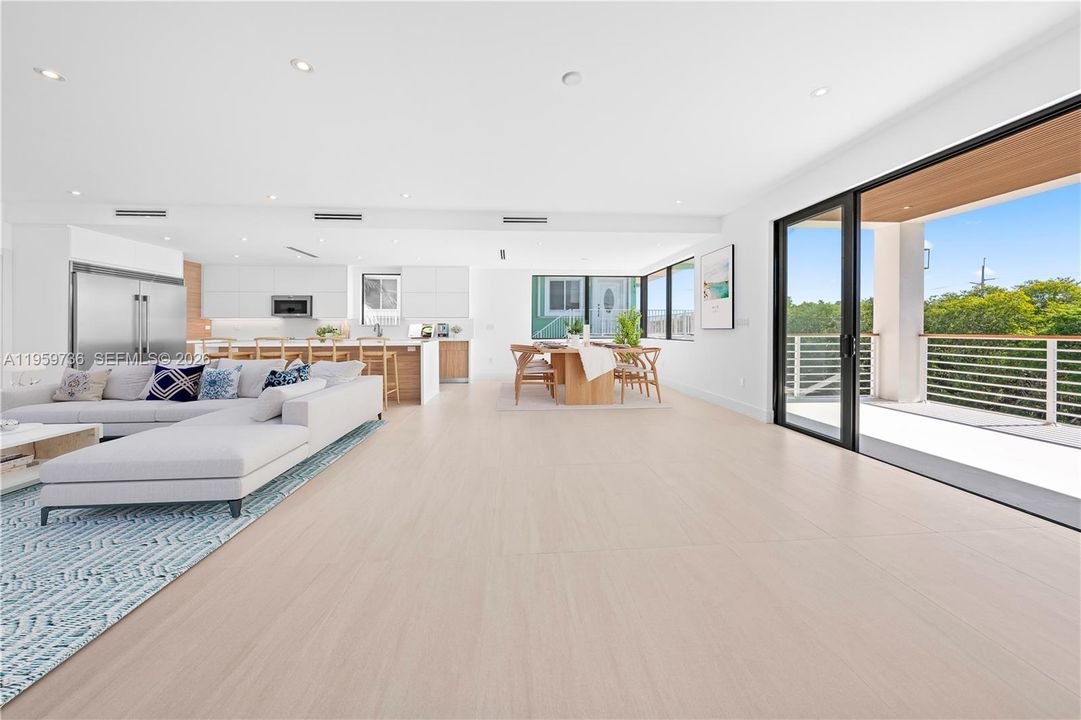 For Sale: $2,849,000 (4 beds, 4 baths, 2938 Square Feet)