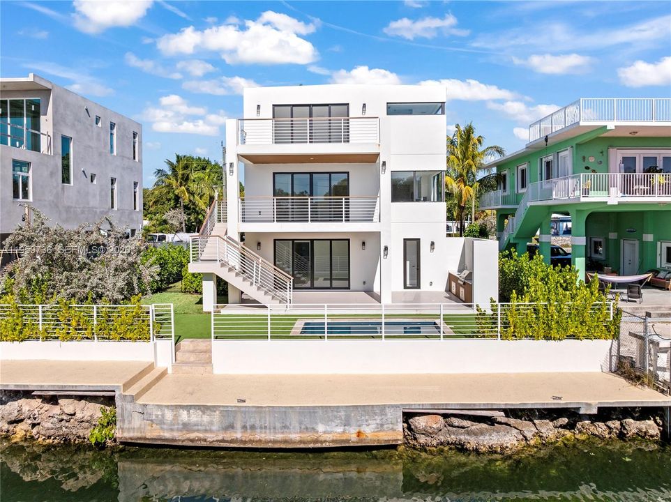 For Sale: $2,849,000 (4 beds, 4 baths, 2938 Square Feet)