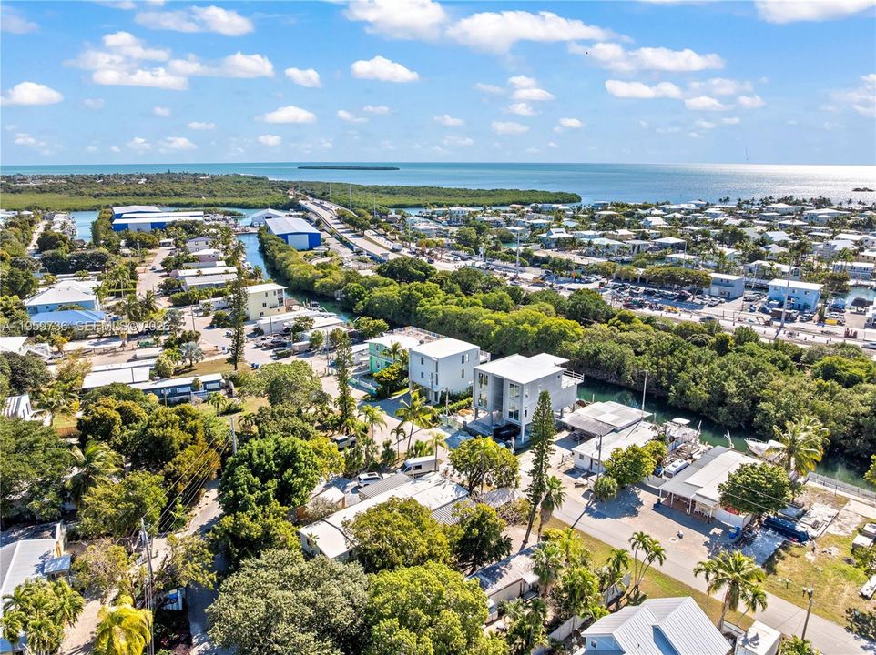 For Sale: $2,849,000 (4 beds, 4 baths, 2938 Square Feet)
