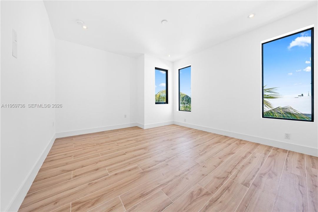 For Sale: $2,849,000 (4 beds, 4 baths, 2938 Square Feet)