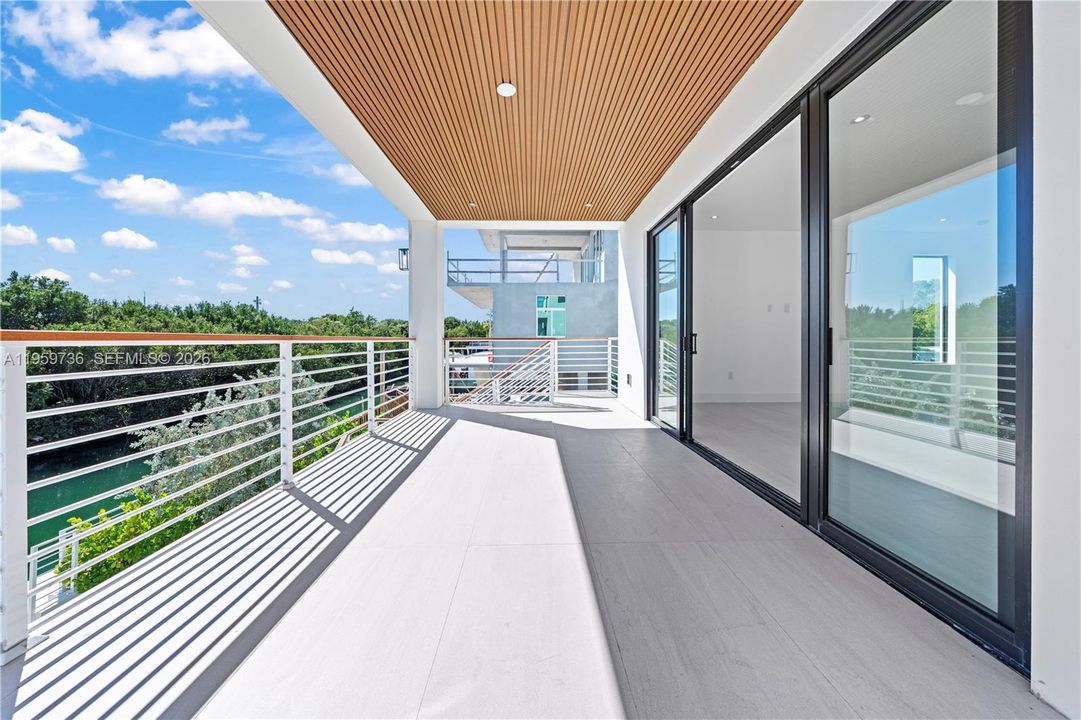For Sale: $2,849,000 (4 beds, 4 baths, 2938 Square Feet)