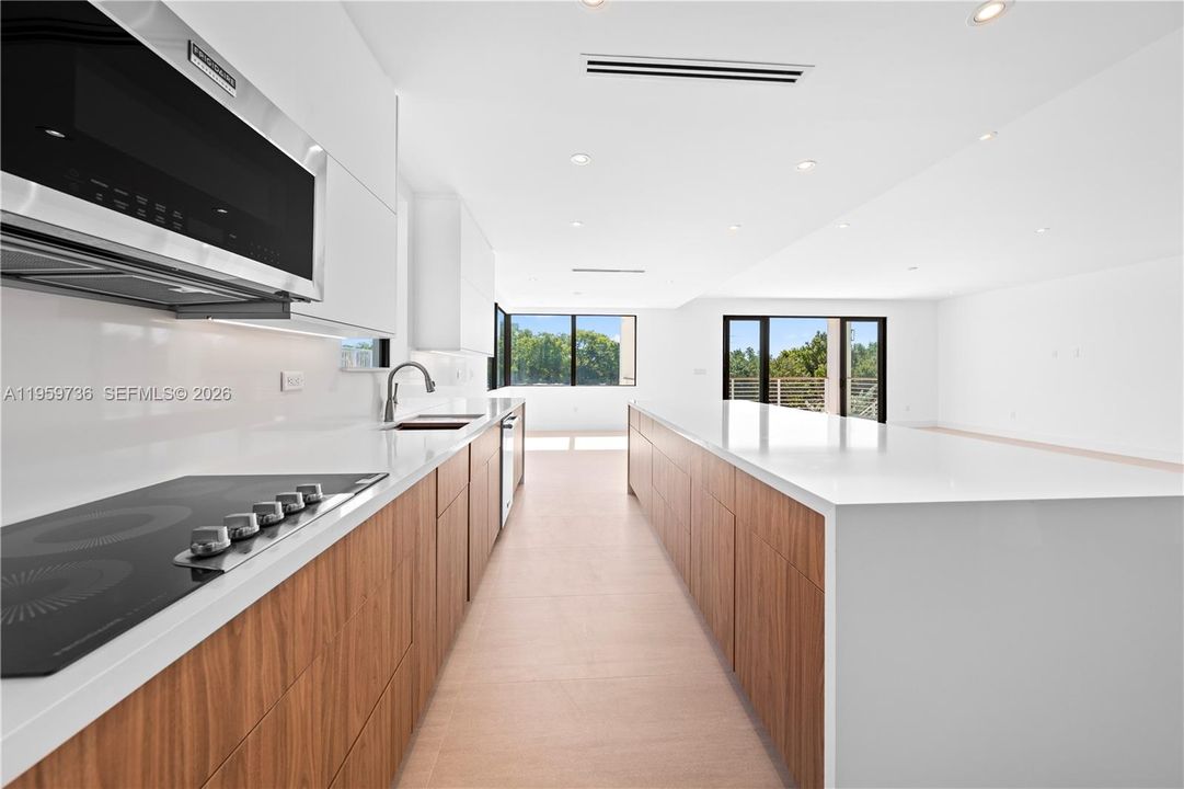 For Sale: $2,849,000 (4 beds, 4 baths, 2938 Square Feet)