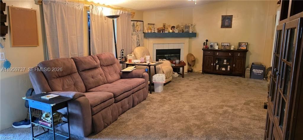 For Sale: $295,000 (3 beds, 3 baths, 1728 Square Feet)
