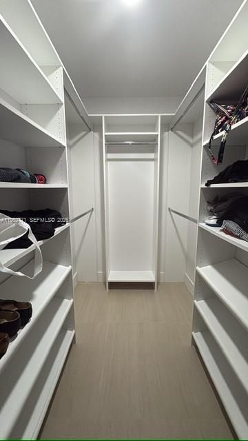 MASTER WALK IN CLOSET