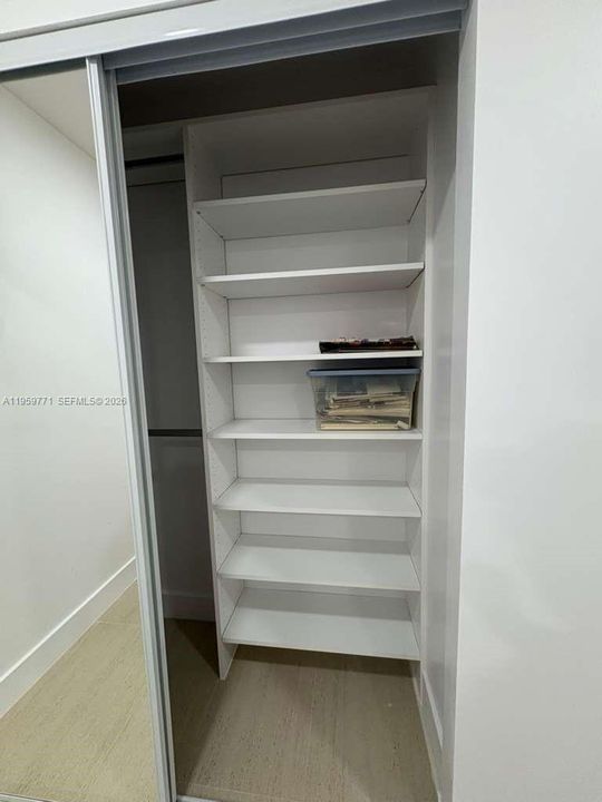 合同活跃: $179,000 (2 贝兹, 2 浴室, 968 平方英尺)