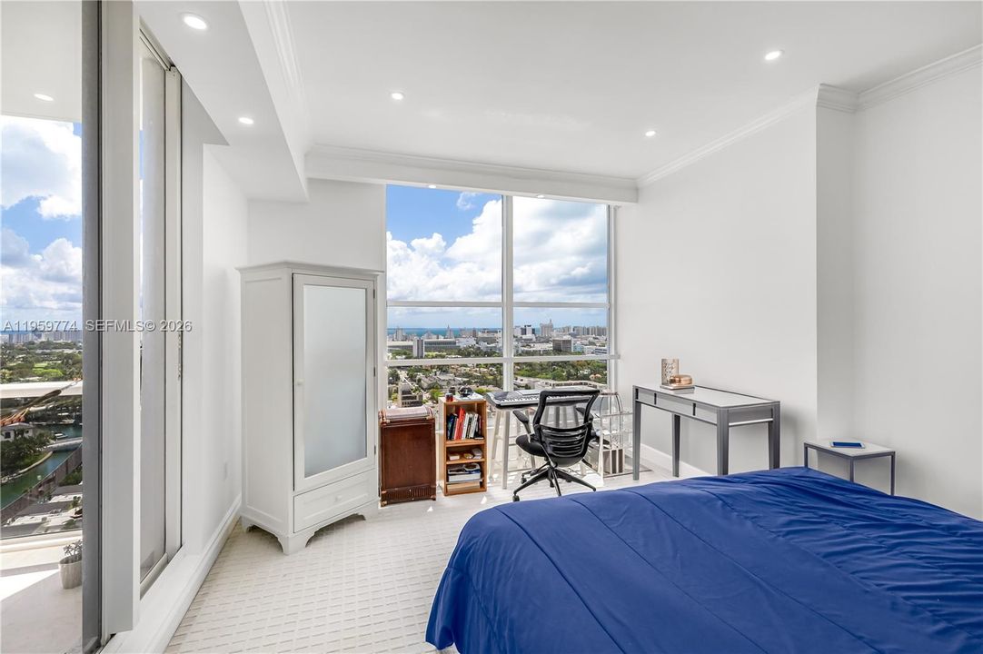 For Sale: $3,749,000 (3 beds, 2 baths, 2580 Square Feet)