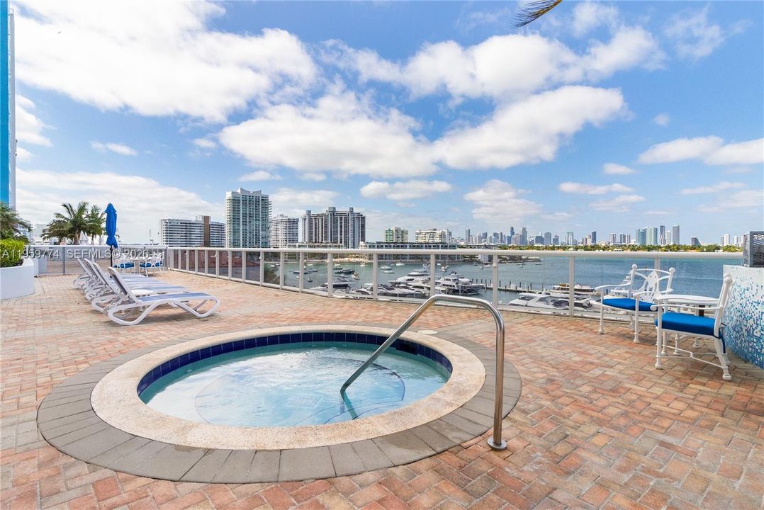 For Sale: $3,749,000 (3 beds, 2 baths, 2580 Square Feet)