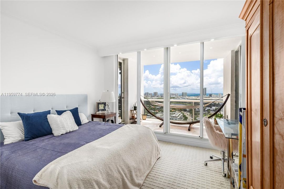 For Sale: $3,749,000 (3 beds, 2 baths, 2580 Square Feet)