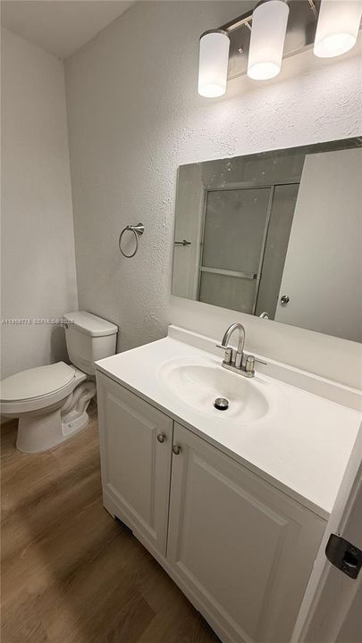 Active With Contract: $265,000 (2 beds, 2 baths, 854 Square Feet)