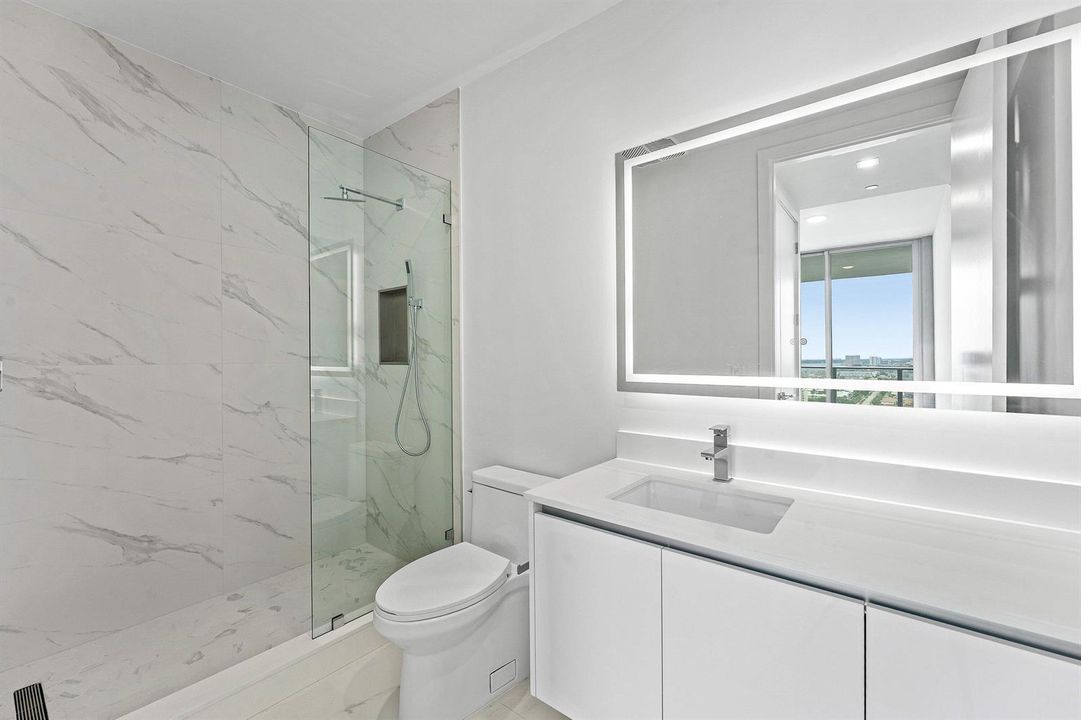 Guest Ensuite Bath