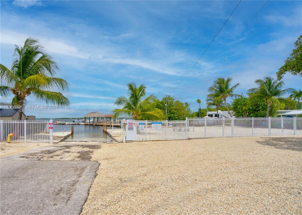 Recently Sold: $745,000 (2 beds, 1 baths, 648 Square Feet)