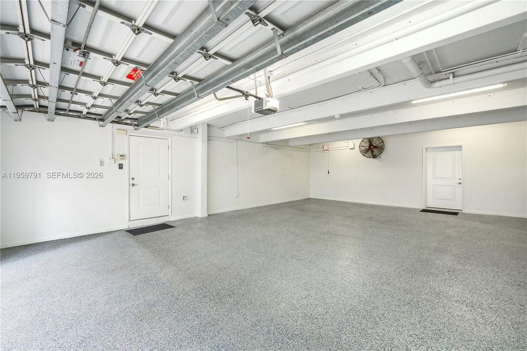 Недавно продано: $29,950,000 (6 спален, 6 ванн, 13147 Квадратных фут)