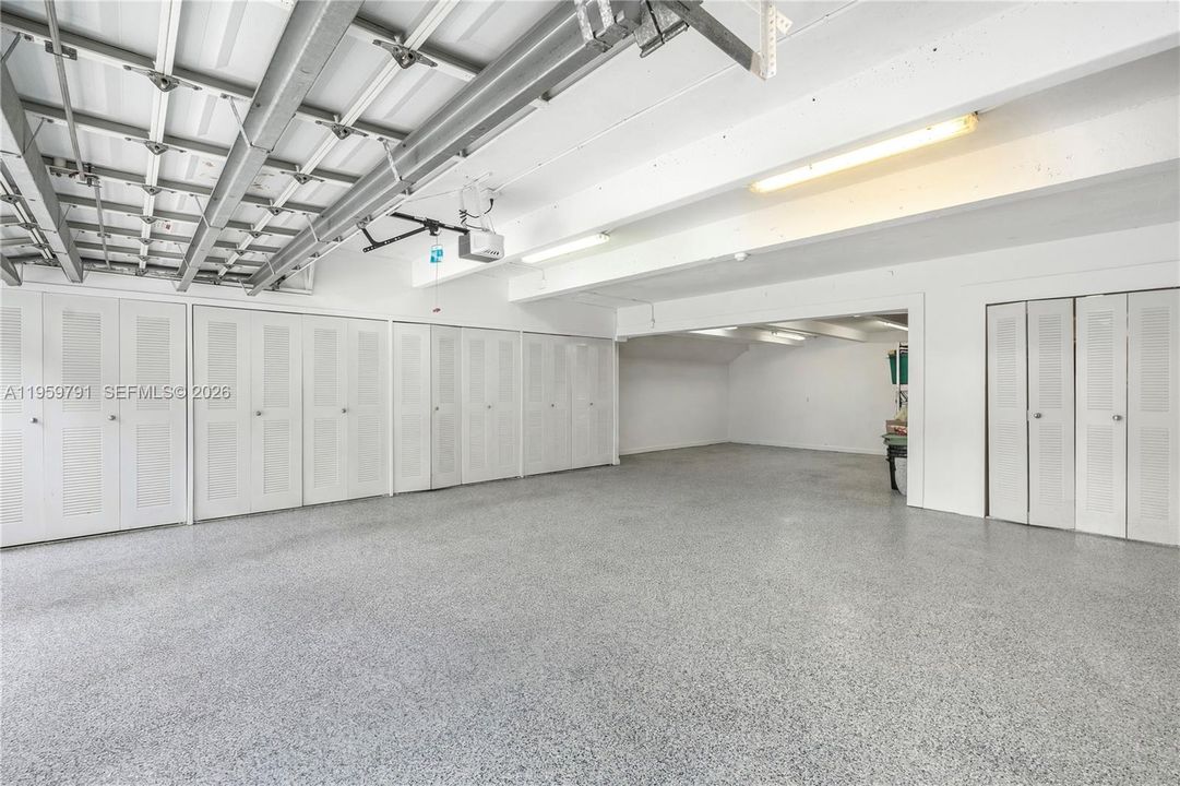 Недавно продано: $29,950,000 (6 спален, 6 ванн, 13147 Квадратных фут)