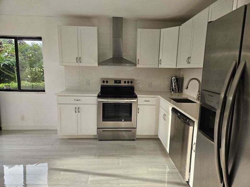 Recently Rented: $2,500 (2 beds, 2 baths, 1591 Square Feet)