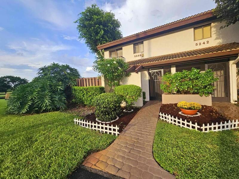 Recently Rented: $2,500 (2 beds, 2 baths, 1591 Square Feet)