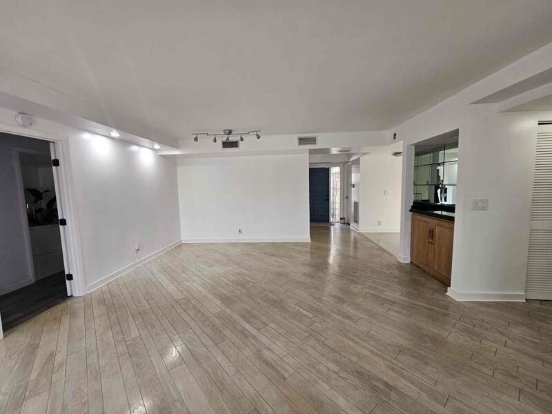 Recently Rented: $2,500 (2 beds, 2 baths, 1591 Square Feet)