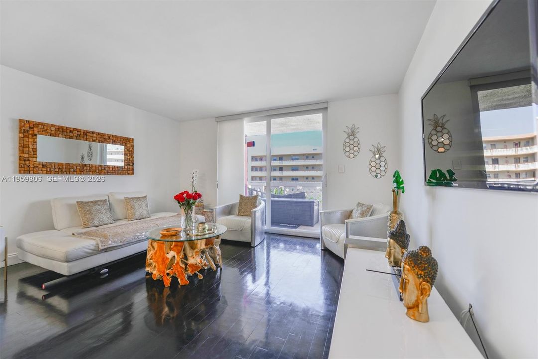 Vendido Recientemente: $180,000 (1 camas, 1 baños, 920 Pies cuadrados)