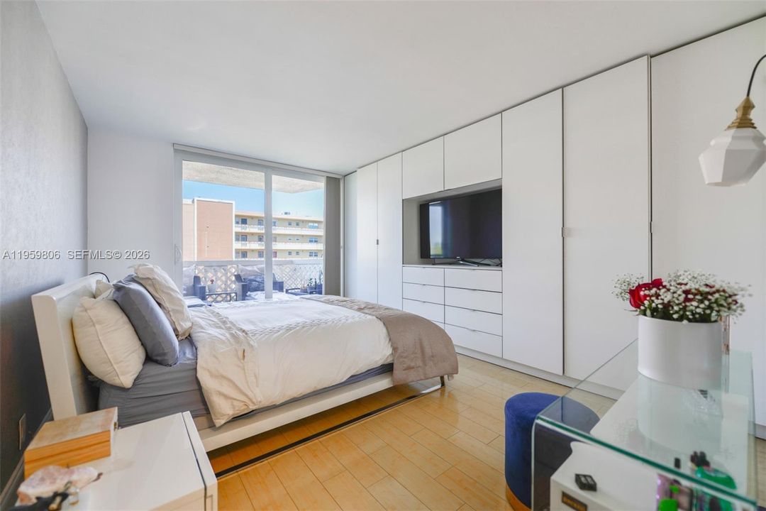 Vendido Recientemente: $180,000 (1 camas, 1 baños, 920 Pies cuadrados)