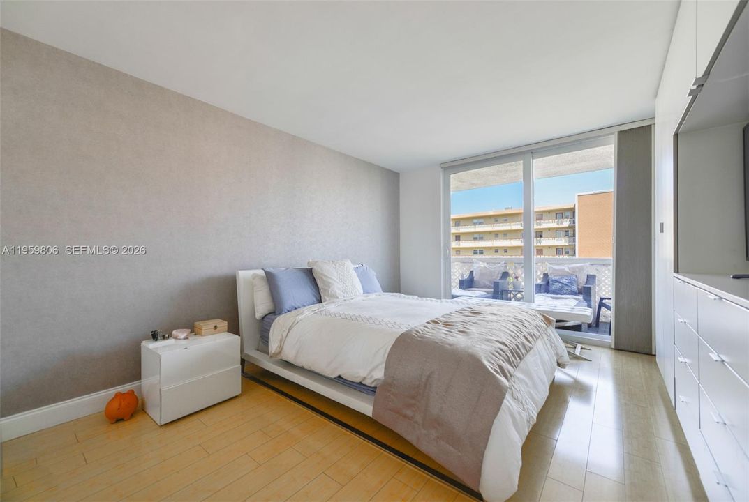 Vendido Recientemente: $180,000 (1 camas, 1 baños, 920 Pies cuadrados)