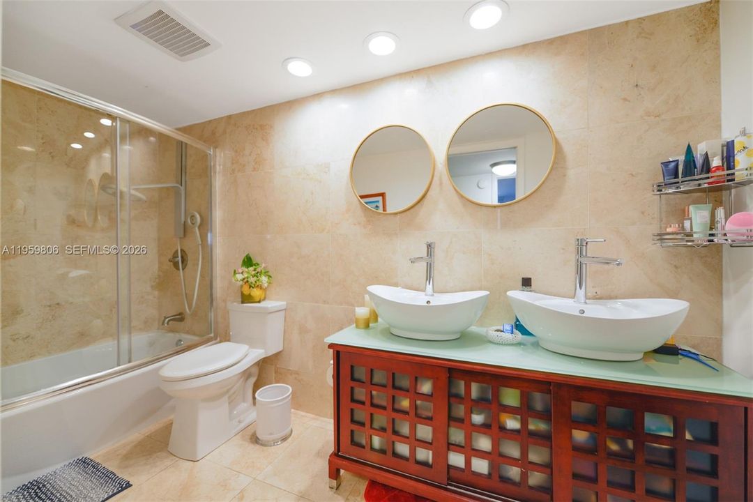 Vendido Recientemente: $180,000 (1 camas, 1 baños, 920 Pies cuadrados)