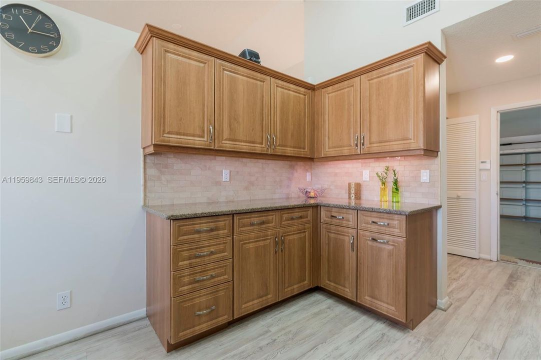 На продажу: $545,000 (3 спален, 2 ванн, 2051 Квадратных фут)