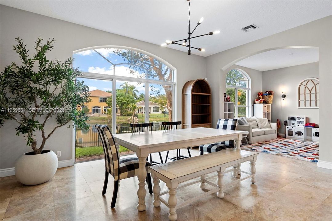 Vendido Recientemente: $1,049,000 (5 camas, 4 baños, 3149 Pies cuadrados)