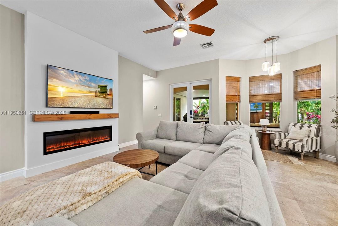 Vendido Recientemente: $1,049,000 (5 camas, 4 baños, 3149 Pies cuadrados)