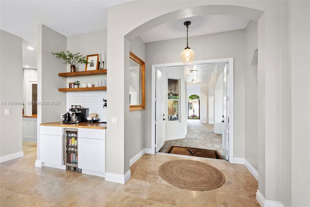 Vendido Recientemente: $1,049,000 (5 camas, 4 baños, 3149 Pies cuadrados)
