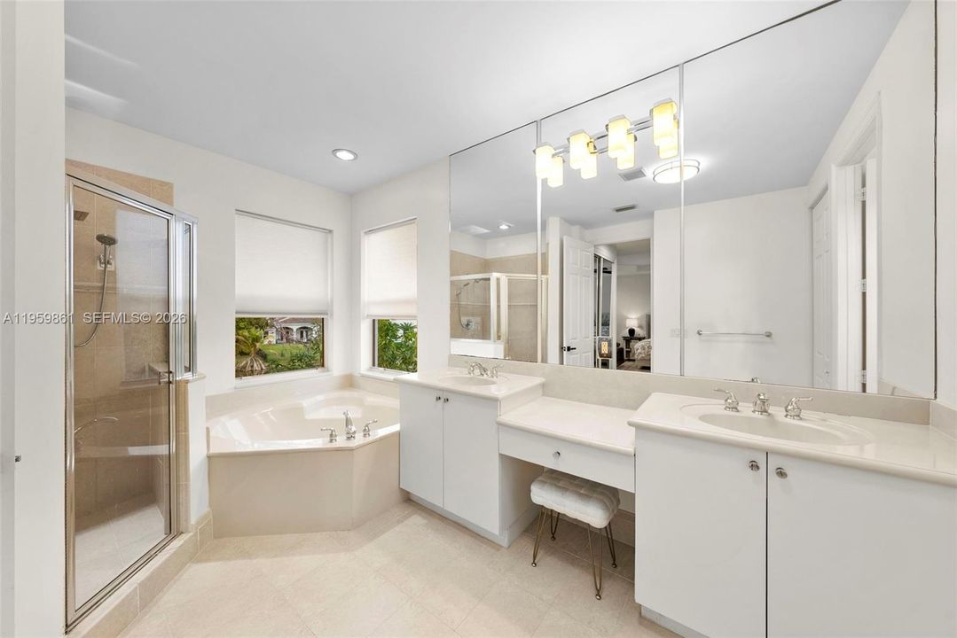 Vendido Recientemente: $1,049,000 (5 camas, 4 baños, 3149 Pies cuadrados)