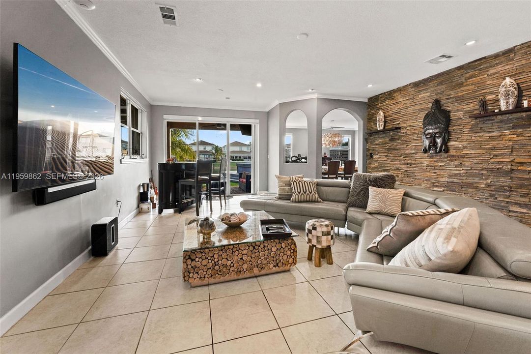 For Sale: $950,000 (4 beds, 2 baths, 2429 Square Feet)