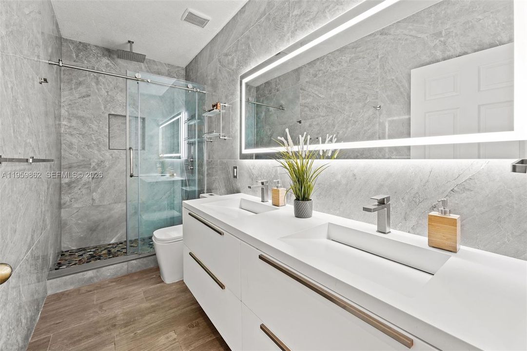 For Sale: $950,000 (4 beds, 2 baths, 2429 Square Feet)
