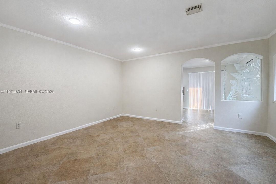 Active With Contract: $2,350 (3 beds, 3 baths, 1378 Square Feet)