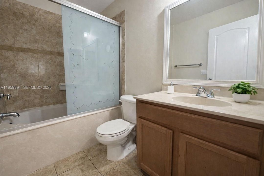 Active With Contract: $2,350 (3 beds, 3 baths, 1378 Square Feet)