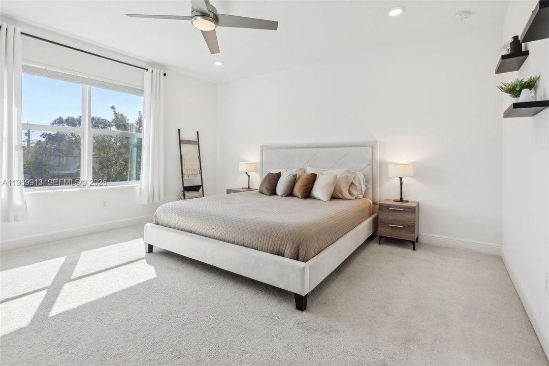 Vendido Recientemente: $690,000 (4 camas, 3 baños, 2308 Pies cuadrados)