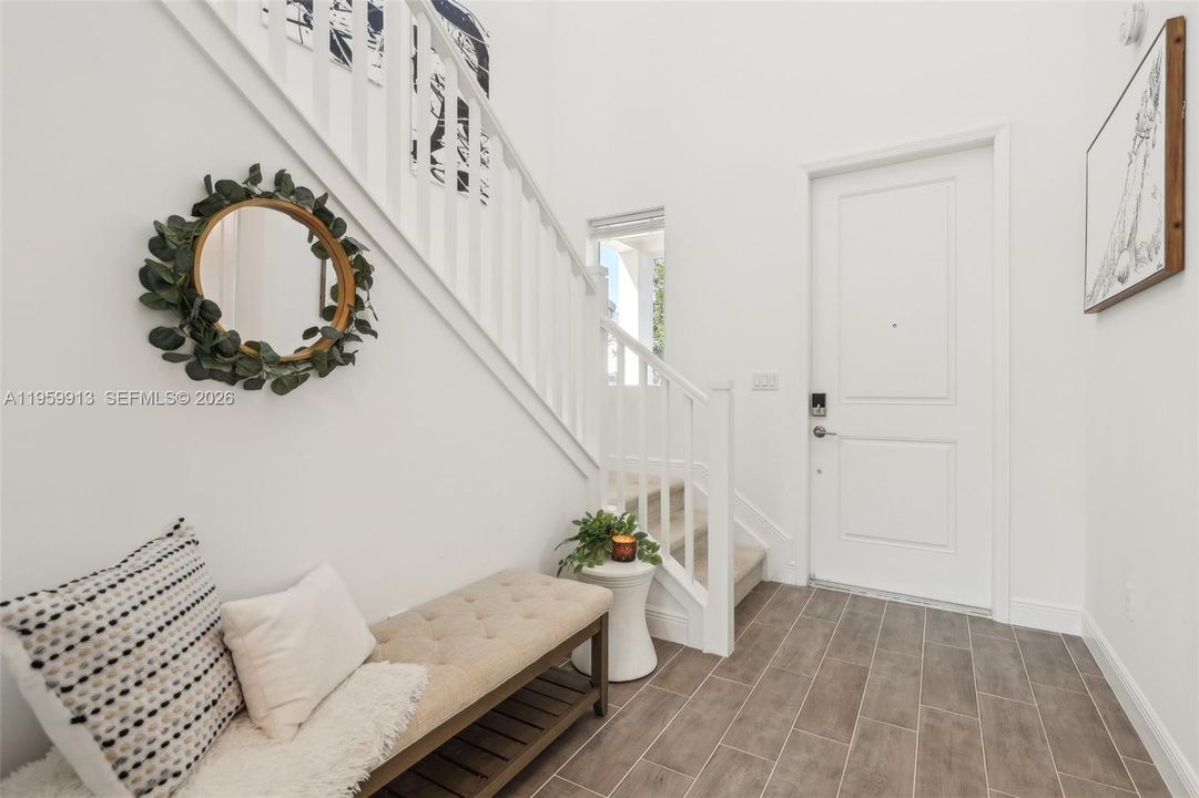Vendido Recientemente: $690,000 (4 camas, 3 baños, 2308 Pies cuadrados)