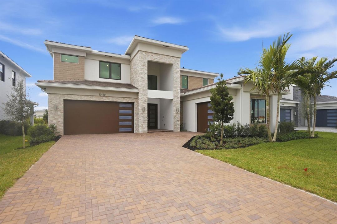 Versailles at Whitmore Estates