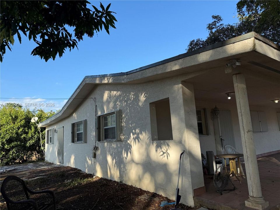 Recently Sold: $1,199,000 (3 beds, 2 baths, 1804 Square Feet)