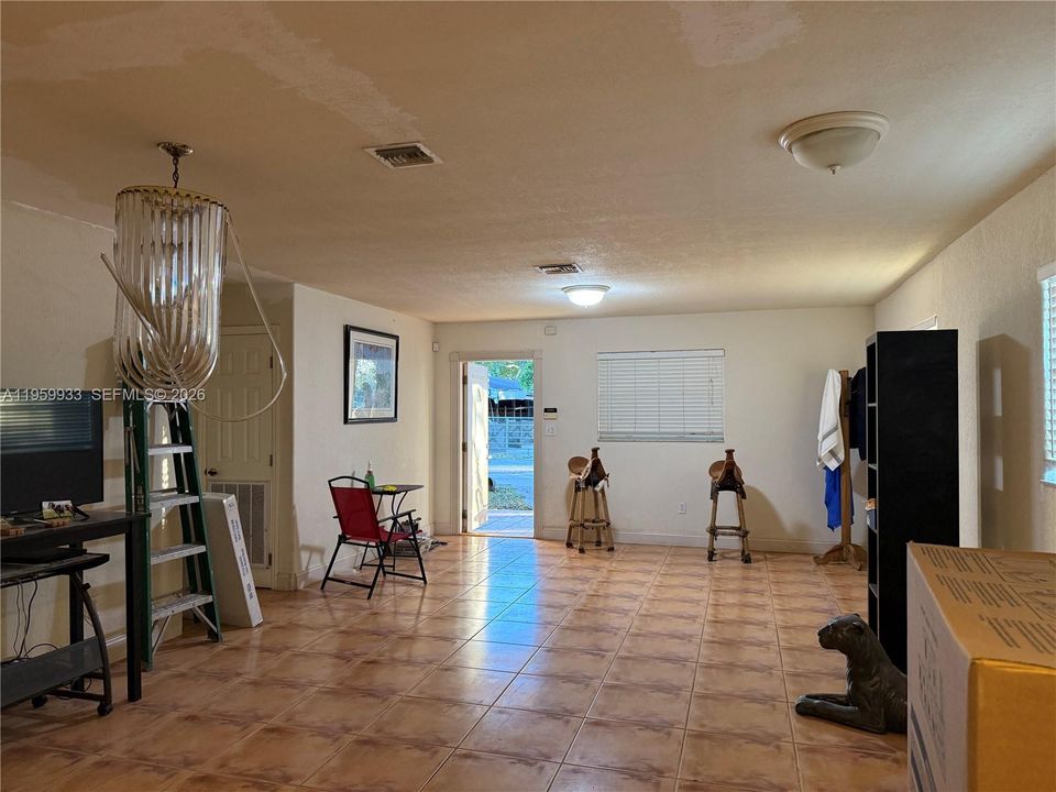 Recently Sold: $1,199,000 (3 beds, 2 baths, 1804 Square Feet)