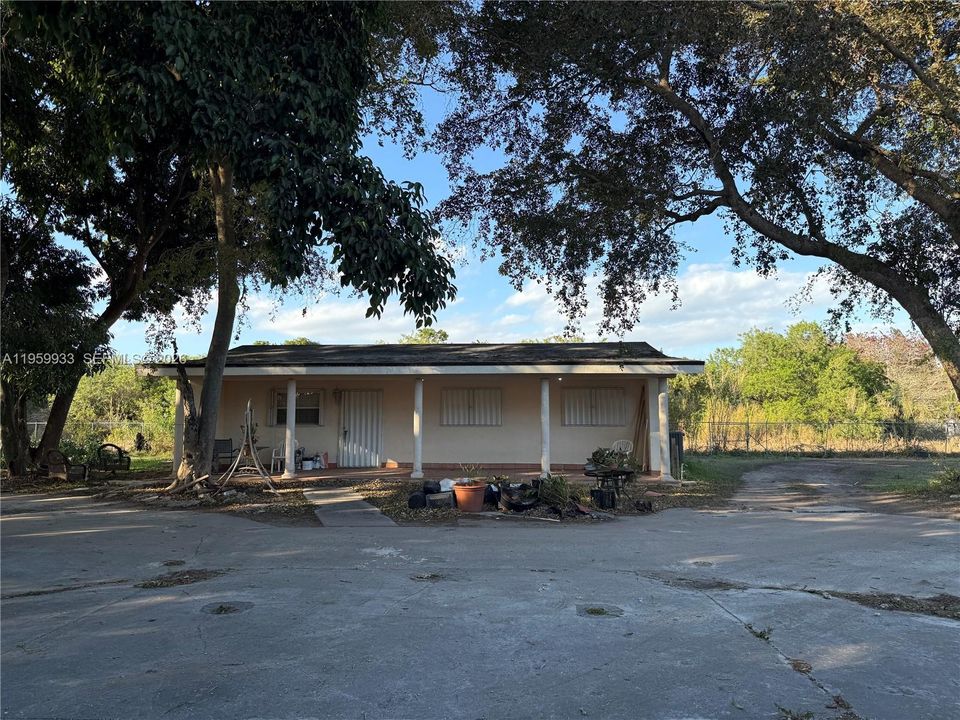 Recently Sold: $1,199,000 (3 beds, 2 baths, 1804 Square Feet)