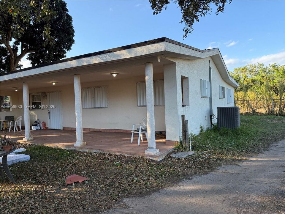 Recently Sold: $1,199,000 (3 beds, 2 baths, 1804 Square Feet)