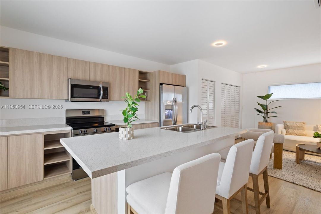 Activo con contrato: $479,900 (4 camas, 3 baños, 1736 Pies cuadrados)