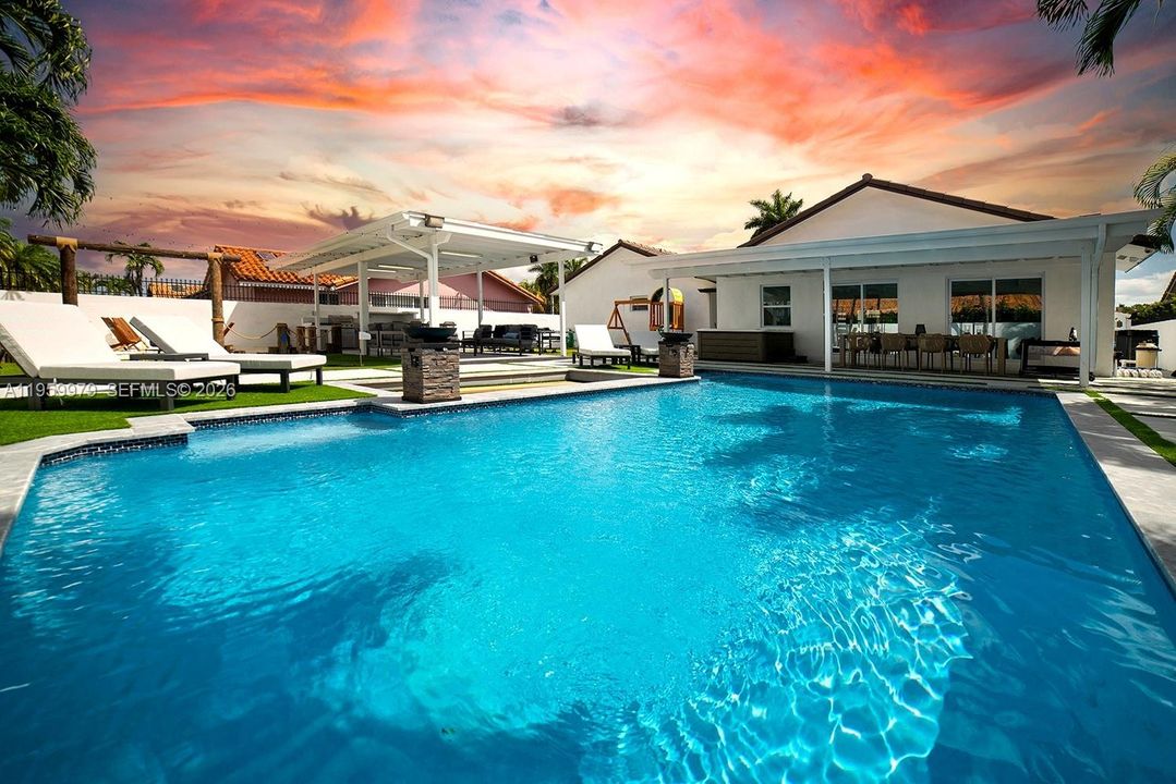 Activo con contrato: $1,470,000 (5 camas, 3 baños, 3308 Pies cuadrados)