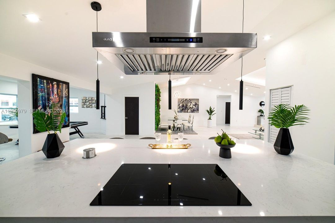 Activo con contrato: $1,470,000 (5 camas, 3 baños, 3308 Pies cuadrados)